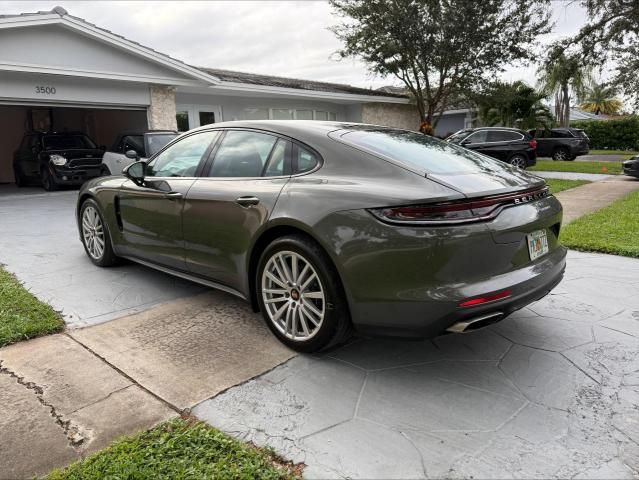 2023 Porsche Panamera Base