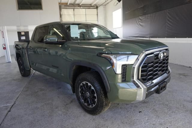 2022 Toyota Tundra Crewmax SR5