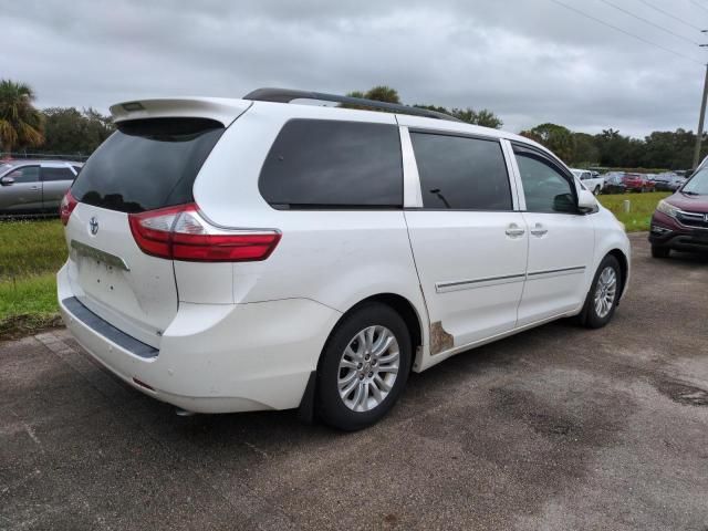 2015 Toyota Sienna XLE