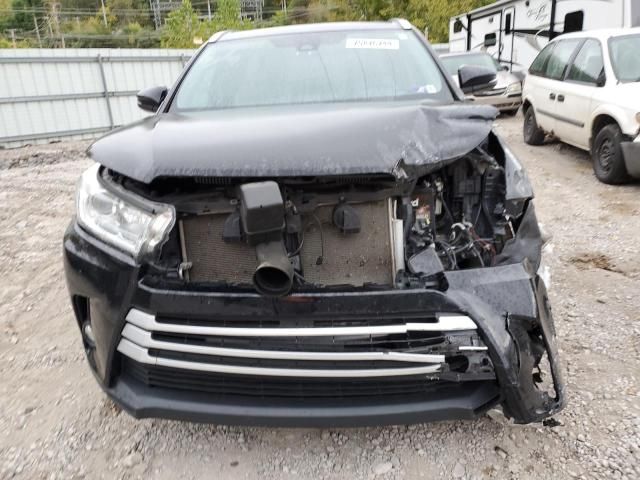 2019 Toyota Highlander SE