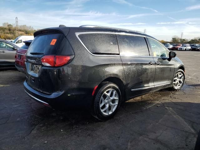 2017 Chrysler Pacifica Touring L Plus