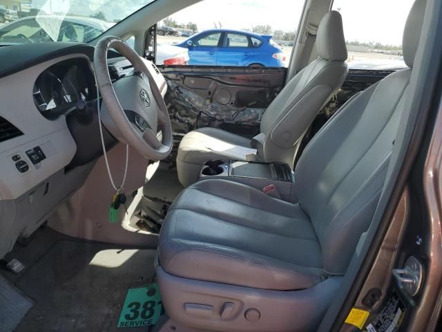 2012 Toyota Sienna XLE