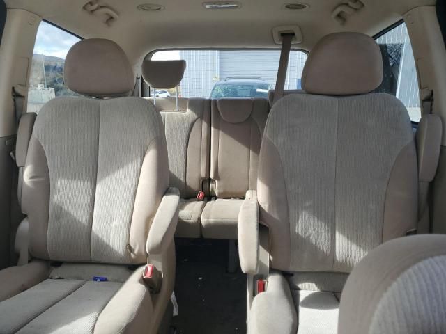 2014 KIA Sedona LX