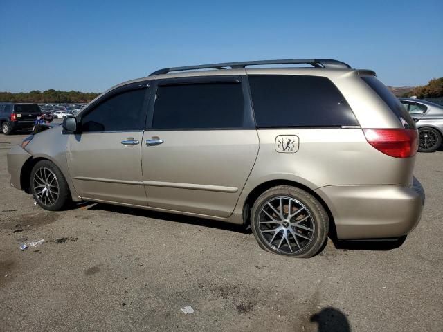 2004 Toyota Sienna CE