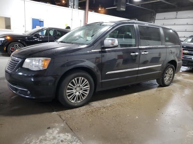 2013 Chrysler Town & Country Touring L