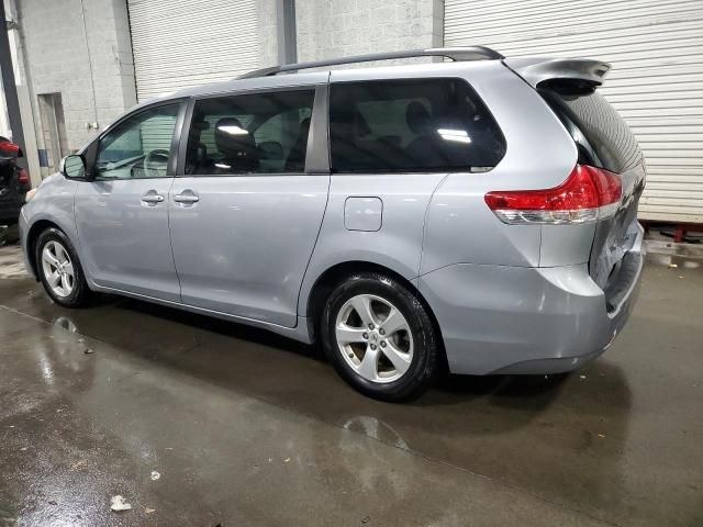 2013 Toyota Sienna LE