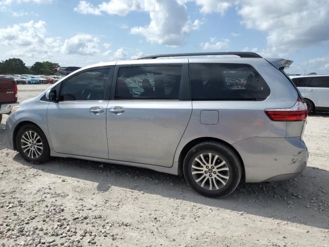 2018 Toyota Sienna XLE