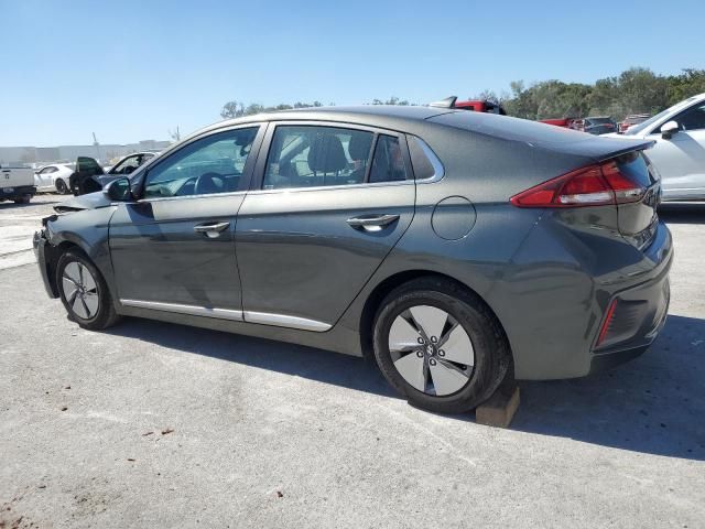 2022 Hyundai Ioniq SE