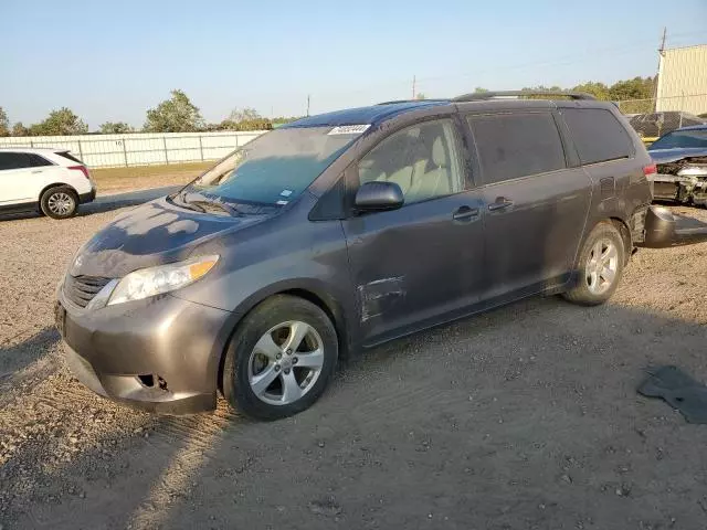 2014 Toyota Sienna LE