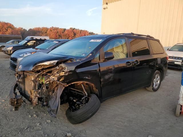 2015 Toyota Sienna LE