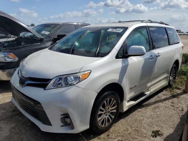 2019 Toyota Sienna XLE