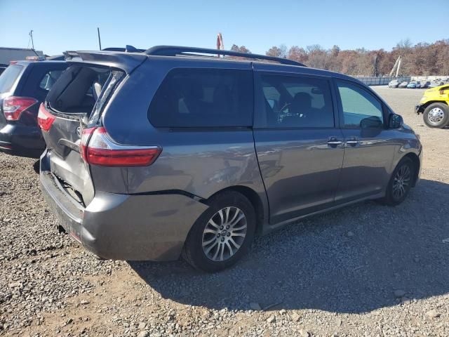 2018 Toyota Sienna XLE