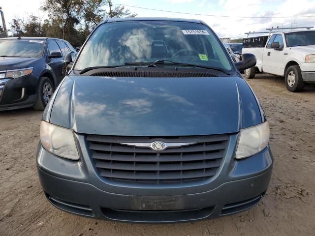 2007 Chrysler Town & Country LX