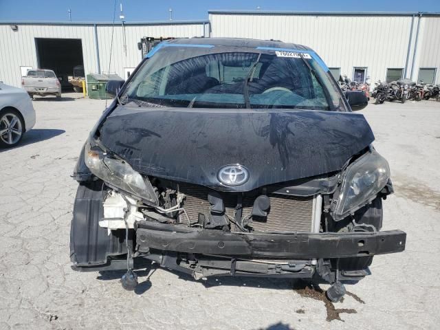 2012 Toyota Sienna Sport