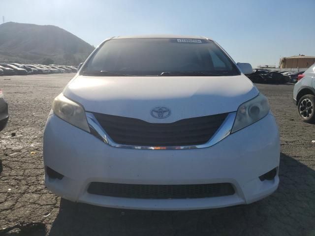 2014 Toyota Sienna LE