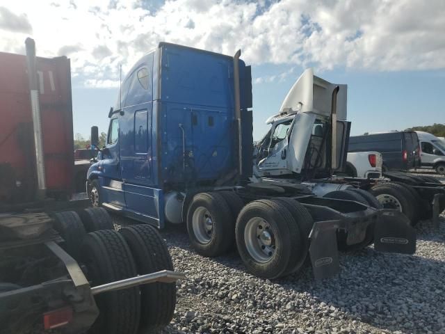 2013 Freightliner Cascadia 125