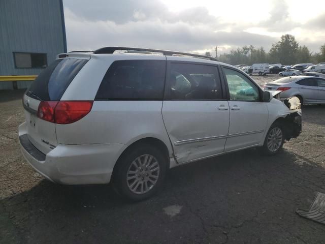 2010 Toyota Sienna XLE