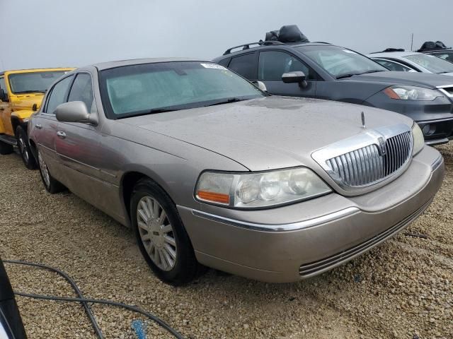 2003 Lincoln Town Car Signature