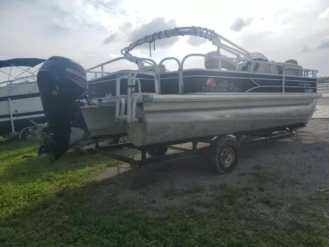 2016 Suntracker Fish Barge