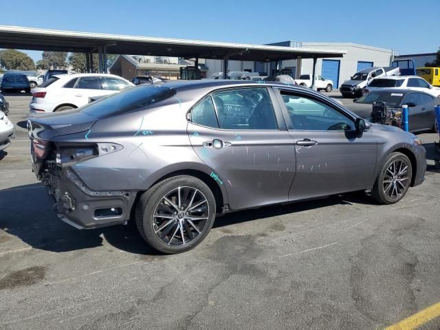 2022 Toyota Camry SE