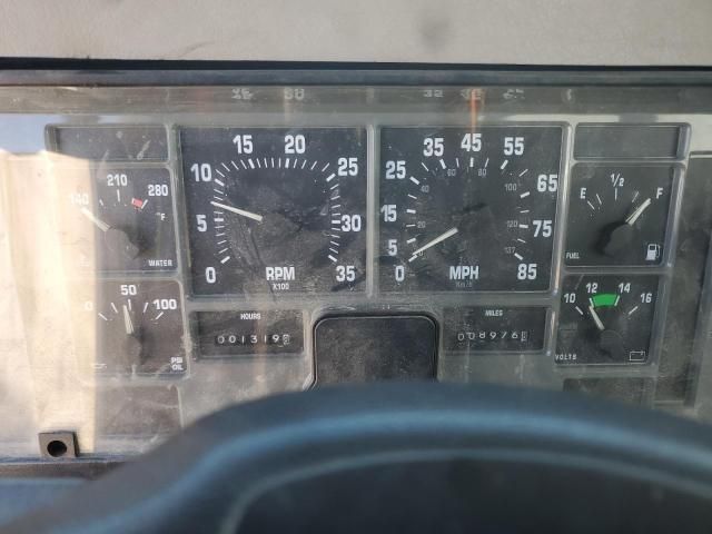 2001 International 4000 4700