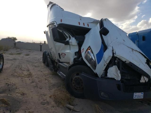 2019 Freightliner Cascadia 126