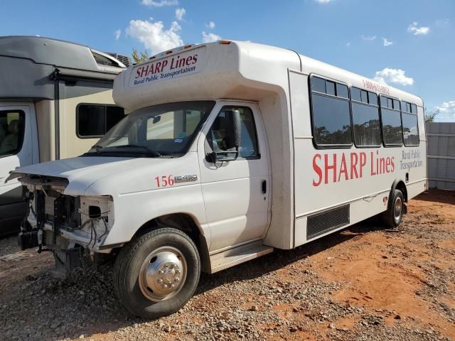 2019 Ford Econoline E450 Super Duty Cutaway Van