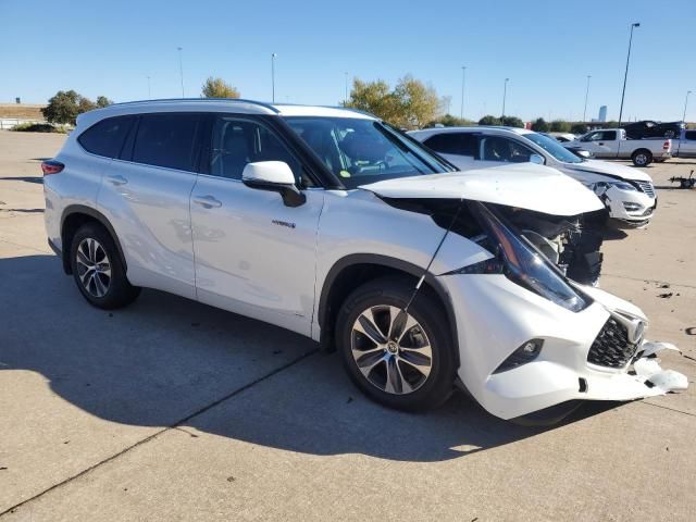 2021 Toyota Highlander Hybrid XLE