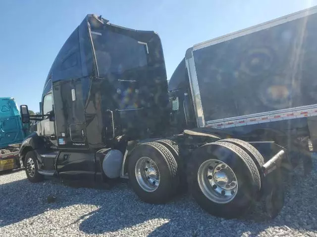 2016 Kenworth Construction T680