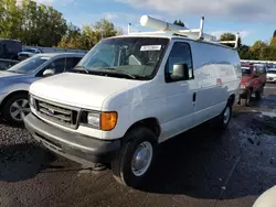 Camiones salvage a la venta en subasta: 2005 Ford Econoline E250 Van