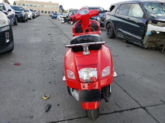 2007 Vespa GTS 250