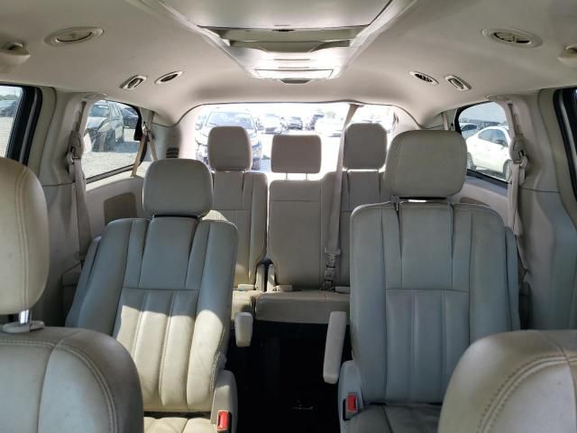 2013 Chrysler Town & Country Touring