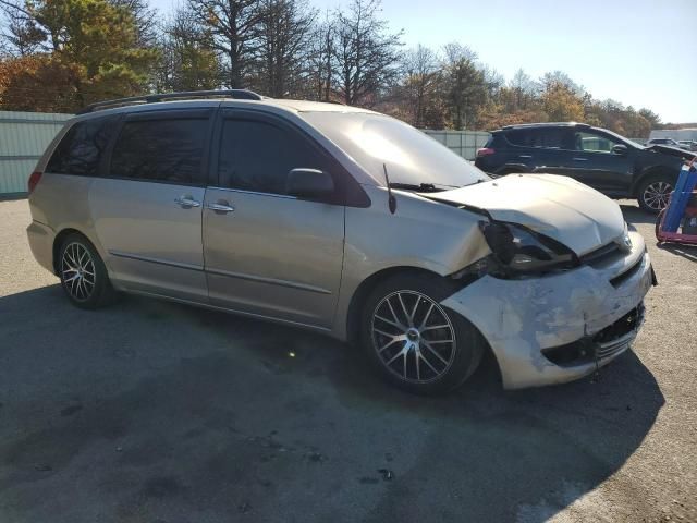 2004 Toyota Sienna CE