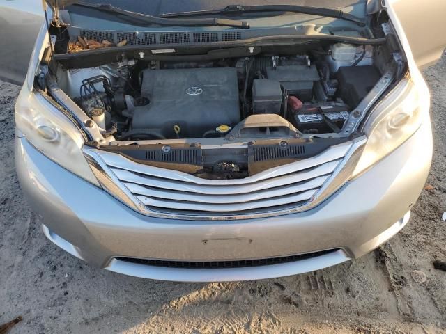 2013 Toyota Sienna XLE