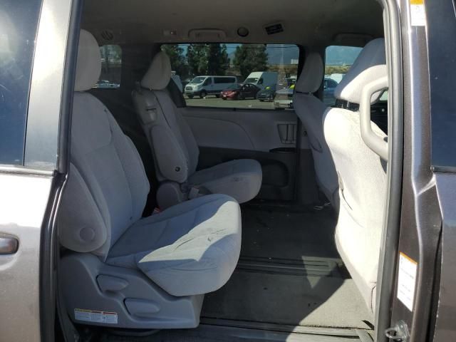 2015 Toyota Sienna LE