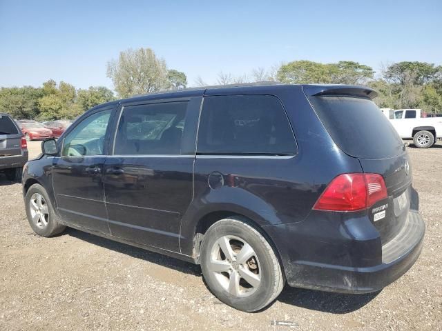 2011 Volkswagen Routan SE