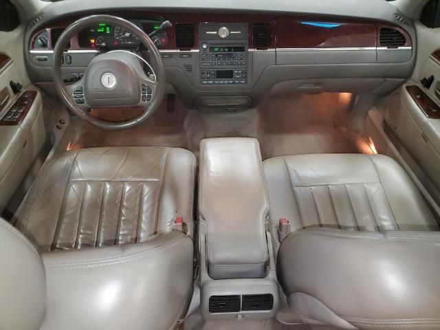 2003 Lincoln Town Car Executive