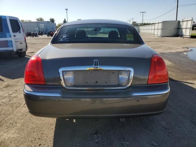 2004 Lincoln Town Car Executive