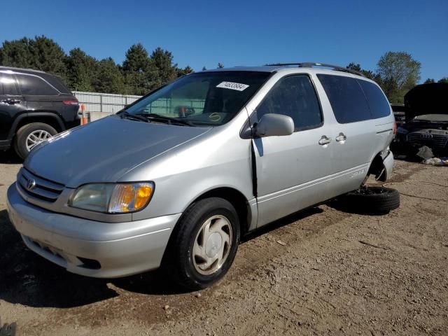 2002 Toyota Sienna LE