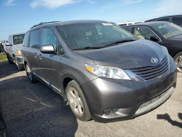 2017 Toyota Sienna LE