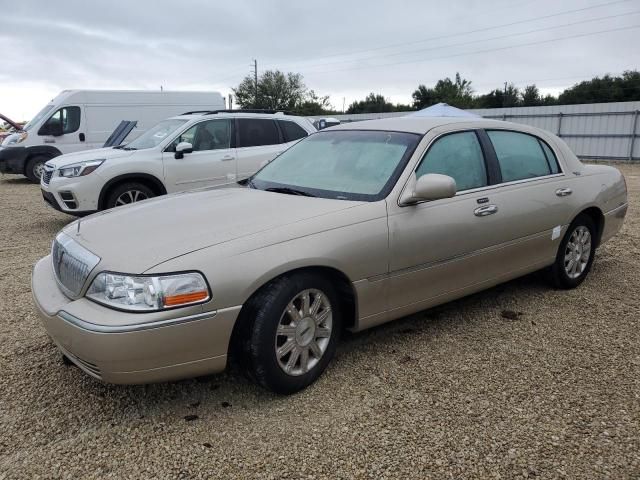 2010 Lincoln Town Car Signature Limited