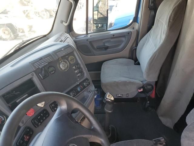 2011 Freightliner Cascadia 125