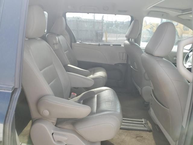 2018 Toyota Sienna XLE