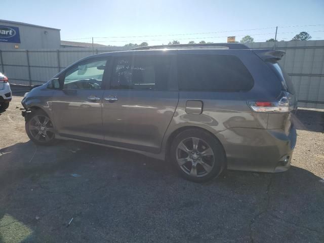 2017 Toyota Sienna SE