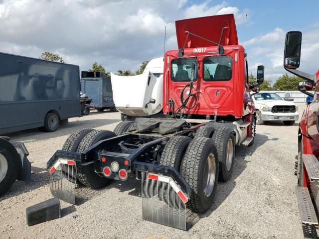 2020 Freightliner Cascadia 126