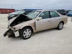 Carros salvage sin ofertas aún a la venta en subasta: 2001 Toyota Camry CE