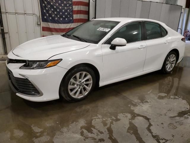 2022 Toyota Camry LE