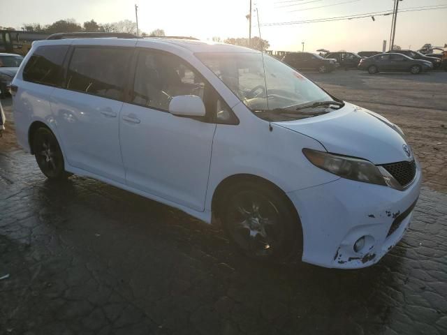 2011 Toyota Sienna Sport