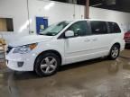 2010 Volkswagen Routan SE