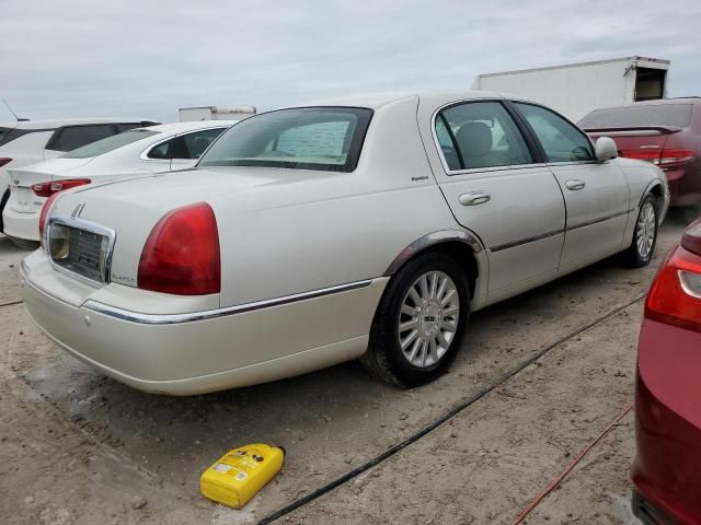 2004 Lincoln Town Car Executive